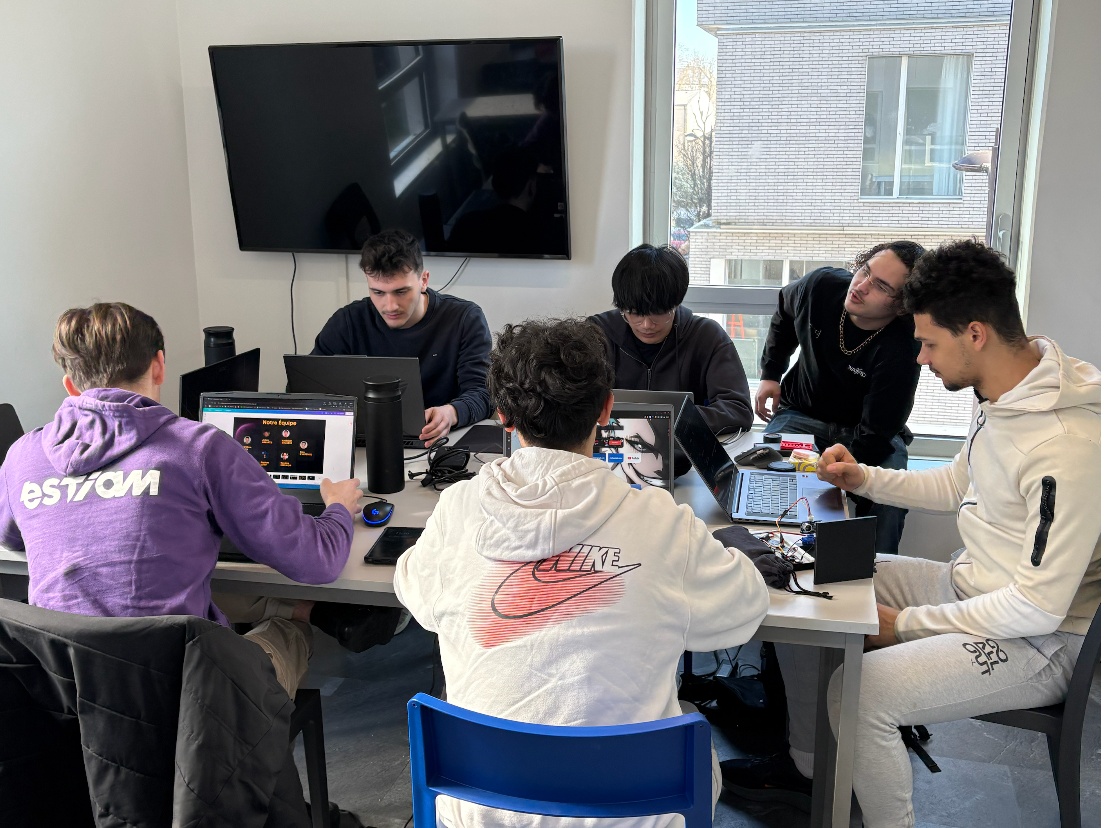 L’expérience d’Elyes en alternance chez ARCHICOMPASS : un parcours concret entre développement Full Stack et responsabilités terrain